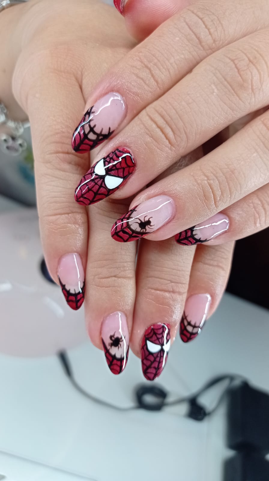 Trabajo de uñas Margarita's Beauty Studio 16