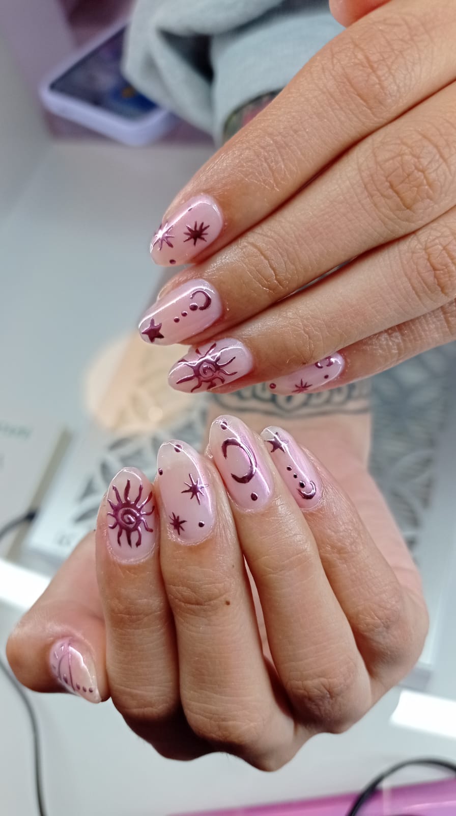 Trabajo de uñas Margarita's Beauty Studio 20