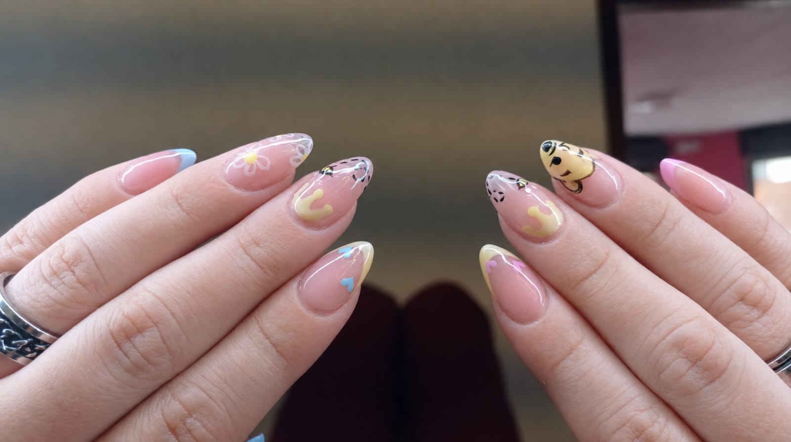 Trabajo de uñas Margarita's Beauty Studio 43